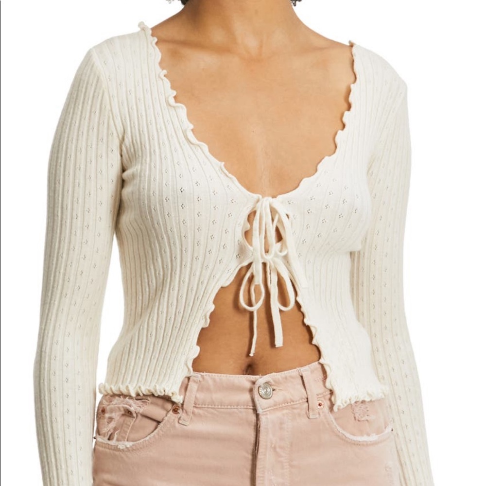 Lettuce trim tie front top